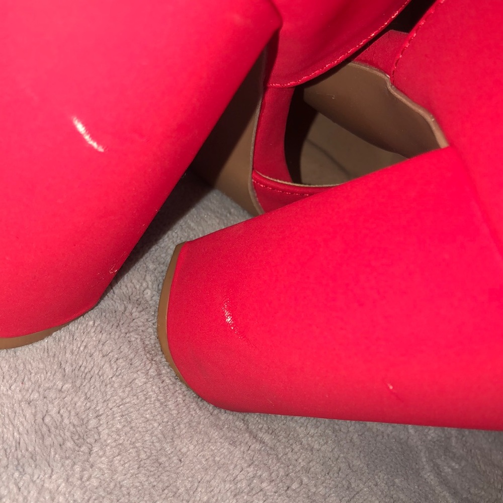 Heels - Picture 3 of 4